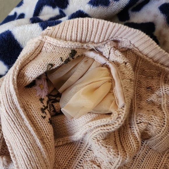 Alice + Olivia Kitty Puff Sleeve Cardigan In Almond, XS - Picture 11 of 11